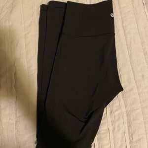 Lululemon Wunder Under 28”
